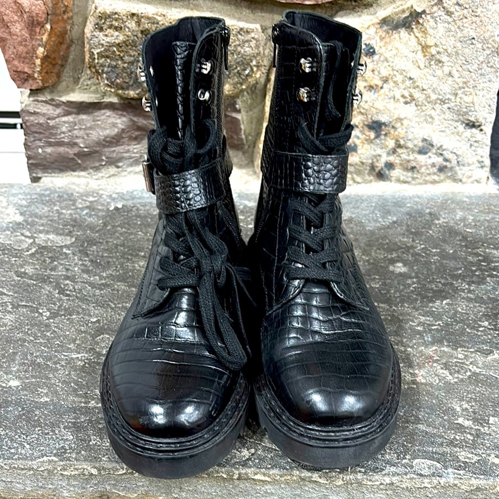 CROWN VINTAGE black boots size 10
